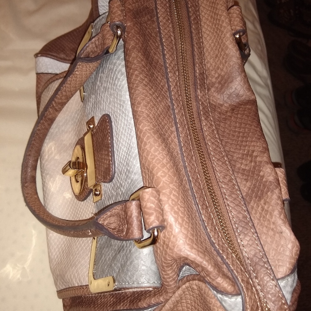 Purse - Picture 2 of 3